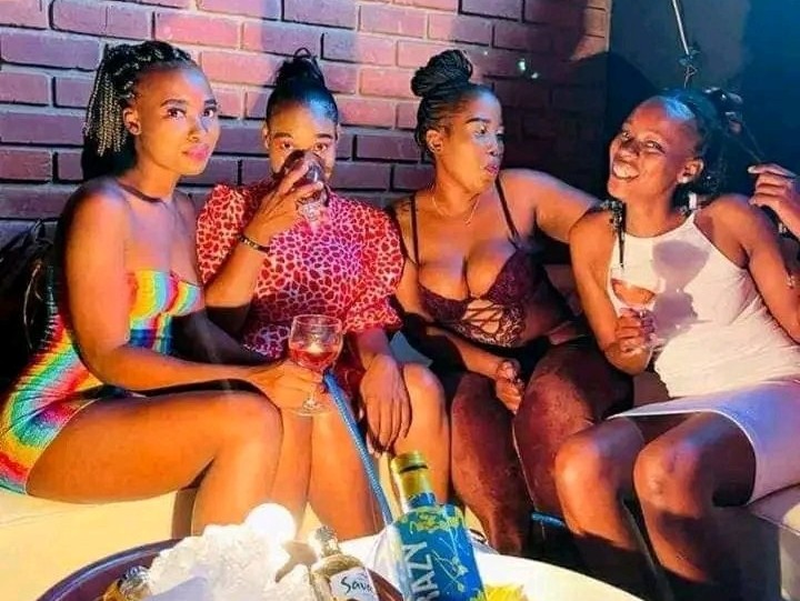 Ebony Slut Has Sex in the Club With a Stranger