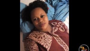 Sugar Mummy Spreading Her Pussy on Camera