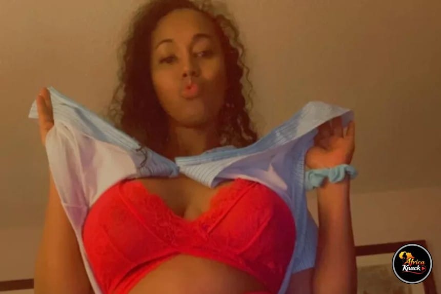 Somali OnlyFans Model Shanty Kabeer Masturbating