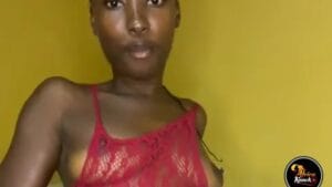 Premly show her sexy pussy and boobs