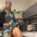Secretary off Pants and Shows Her Goodies