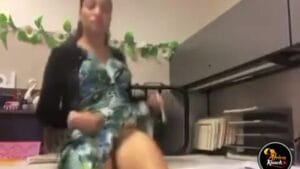 Secretary off Pants and Shows Her Goodies