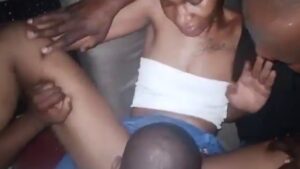 Local Nigerian Stripper’s Pussy Eaten Aggressively In The Club